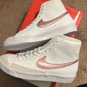 NIB Nike blazers